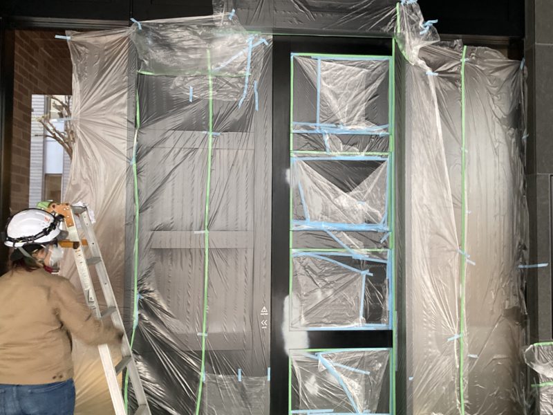 21-74 エントランス ドアへこみ