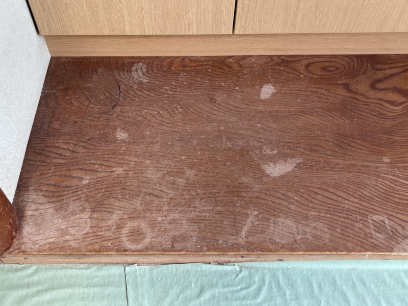 21-104 地板 シミ補修