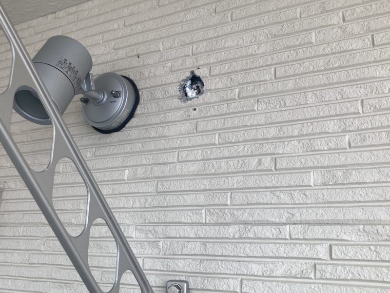 21-177 サイディング  穴塞ぎ 補修