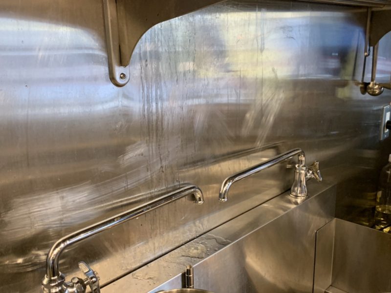 21-110 ステンレス パネルキズ補修