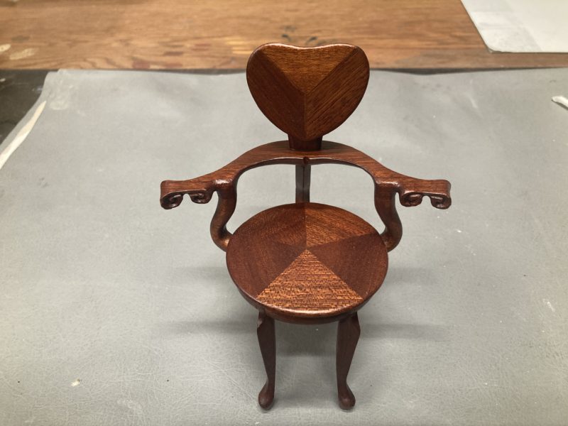 21-134 ミニチュア 椅子補修