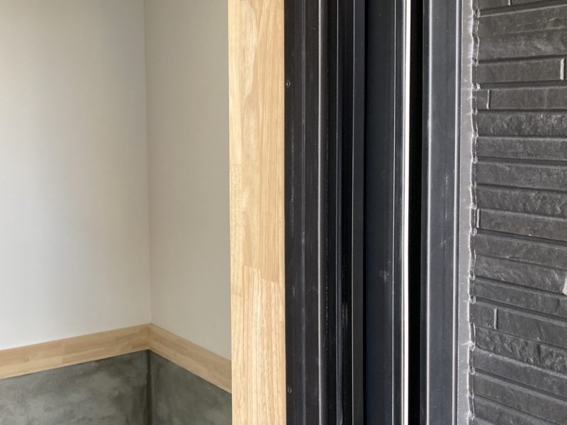 21-116 アルミサッシ 曲がり修正