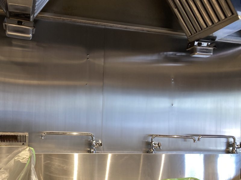 21-110 ステンレス パネルキズ補修