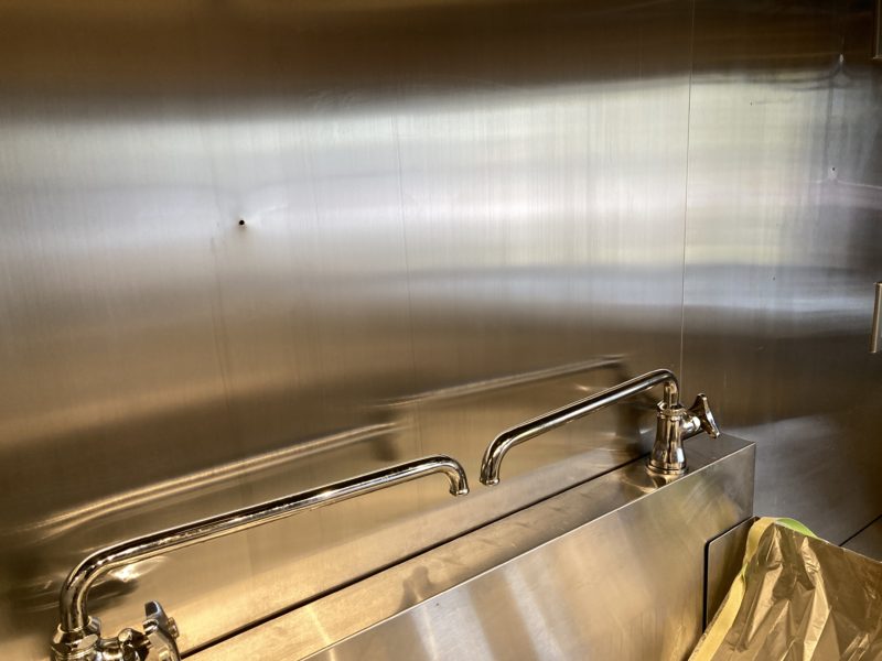 21-110 ステンレス パネルキズ補修