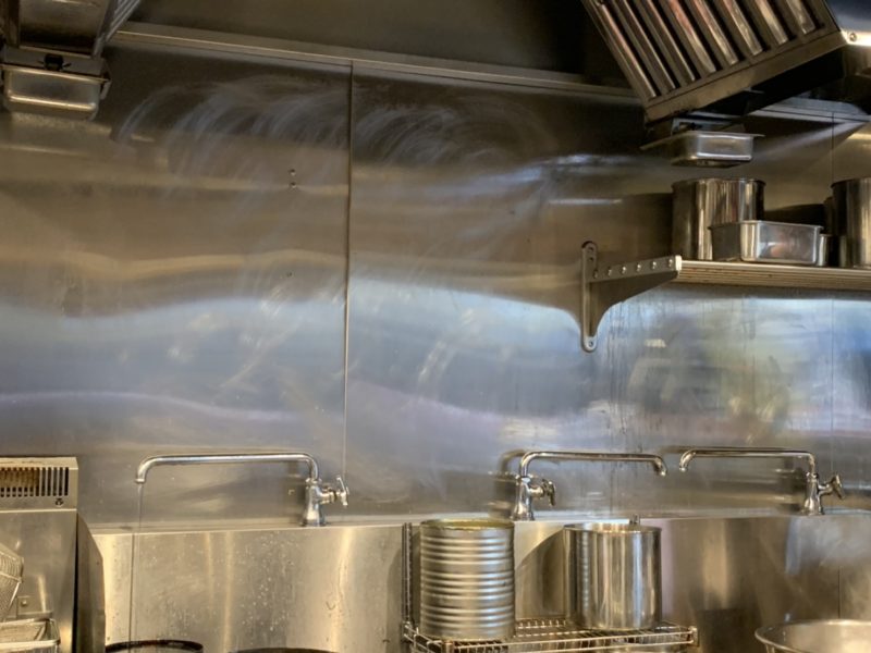 21-110 ステンレス パネルキズ補修