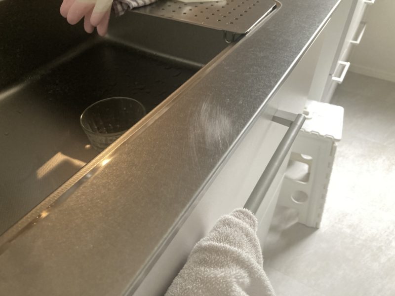 22ー13 キッチン天板 バイブレーションキズ補修