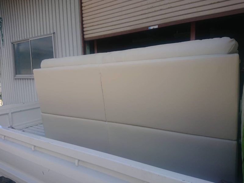 22-16 ソファー破れ補修