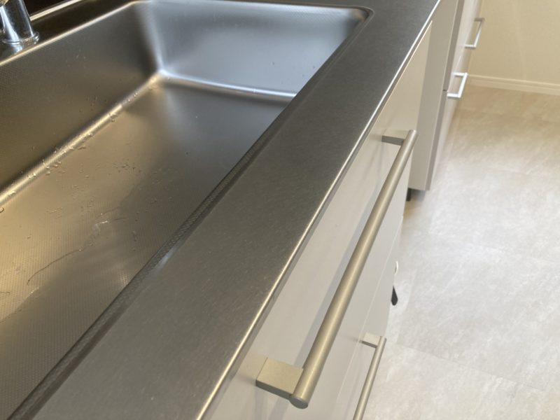 22ー13 キッチン天板 バイブレーションキズ補修