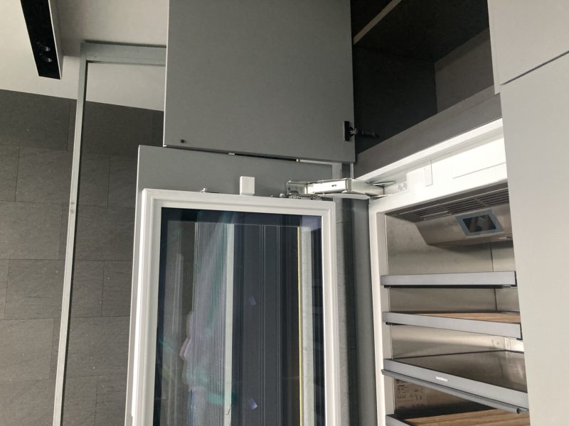 22-17 ガゲナウ冷蔵庫扉 補修