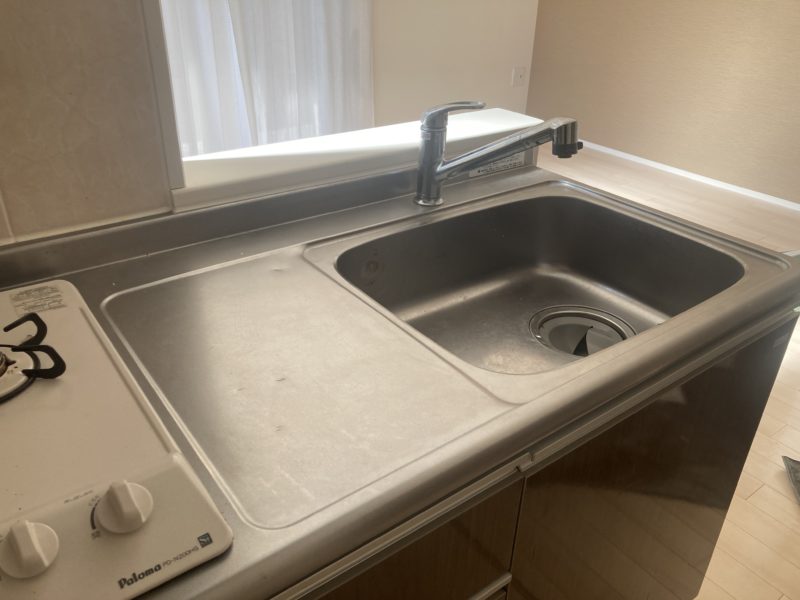 22-84 ステンレス エンボスキッチン へこみ 塗装補修 退去前