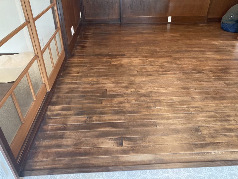 22-08 フロアー着色塗装