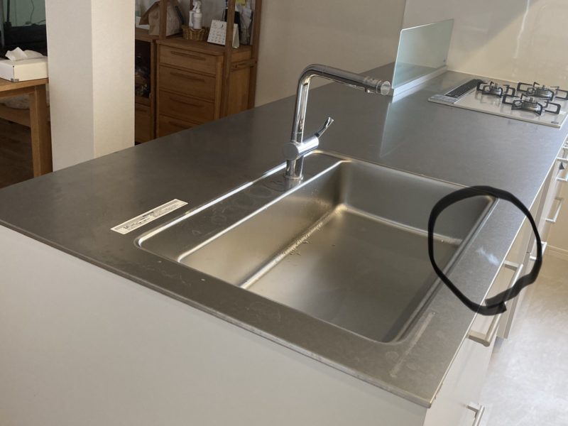 22ー13 キッチン天板 バイブレーションキズ補修