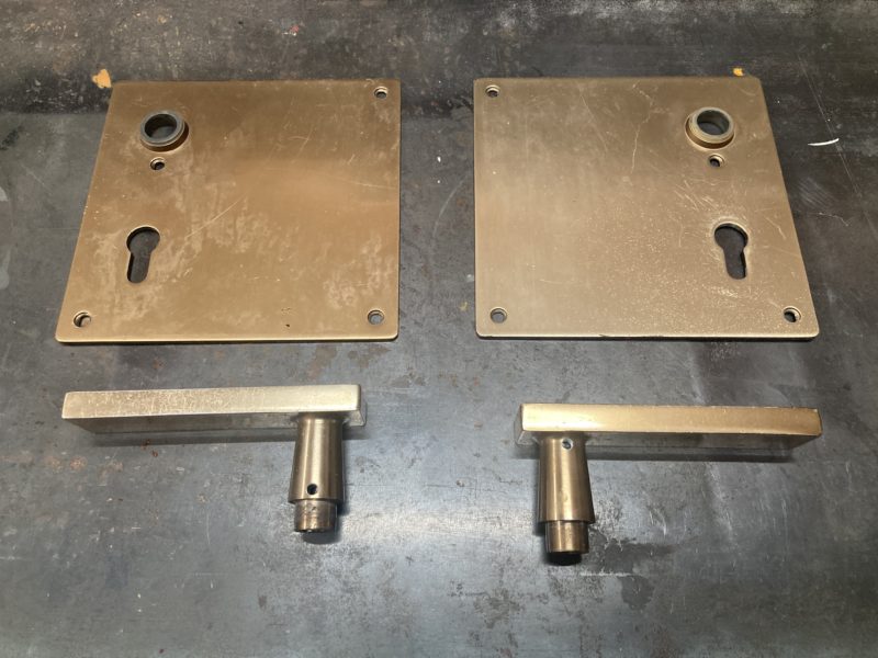 22-61 レバーハンドル クレセント再塗装 宅配