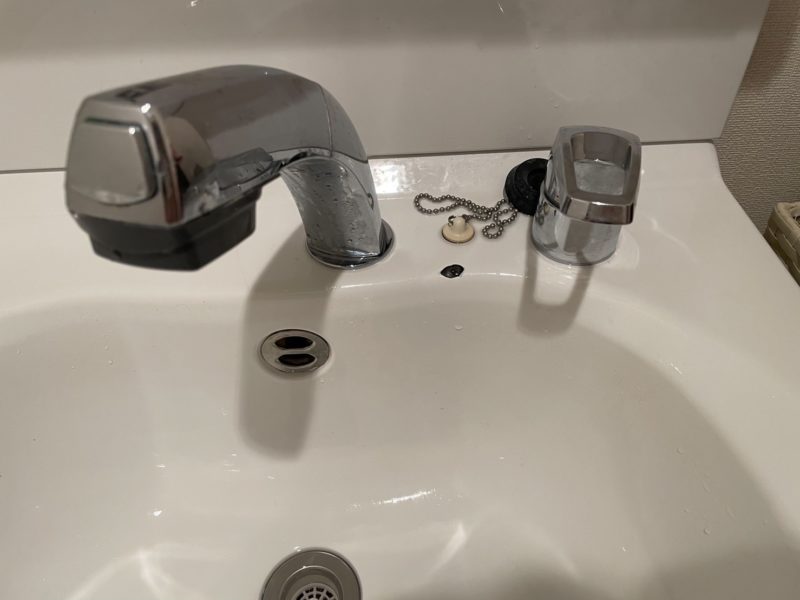 22-81 ホーロー 洗面台 欠け 退去前　補修