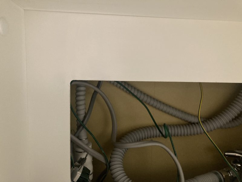 22-117 キッチン背板　割れ補修