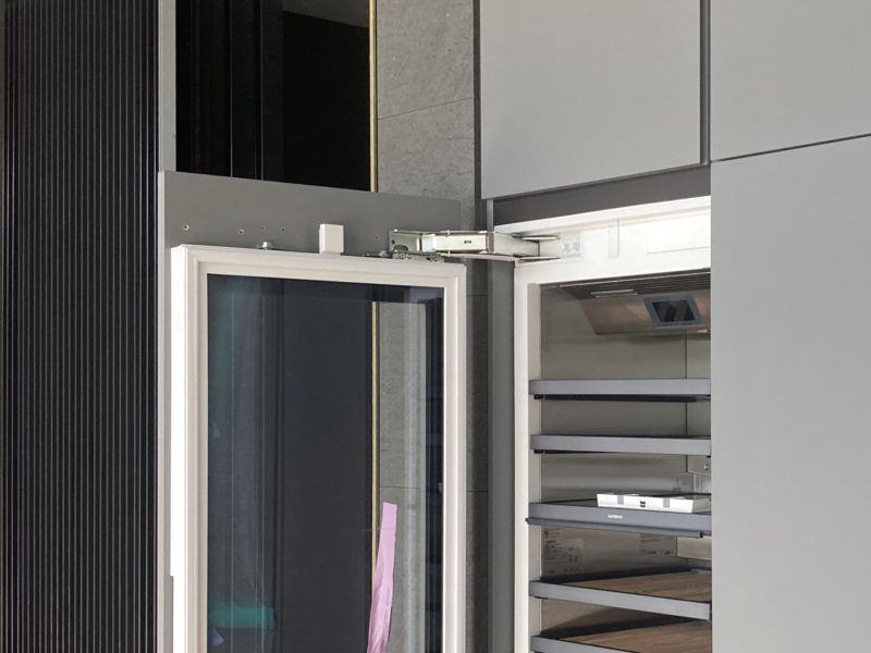 22-17 ガゲナウ冷蔵庫扉 補修