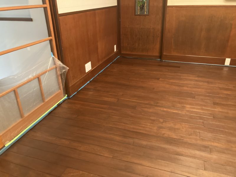 22-08 フロアー着色塗装