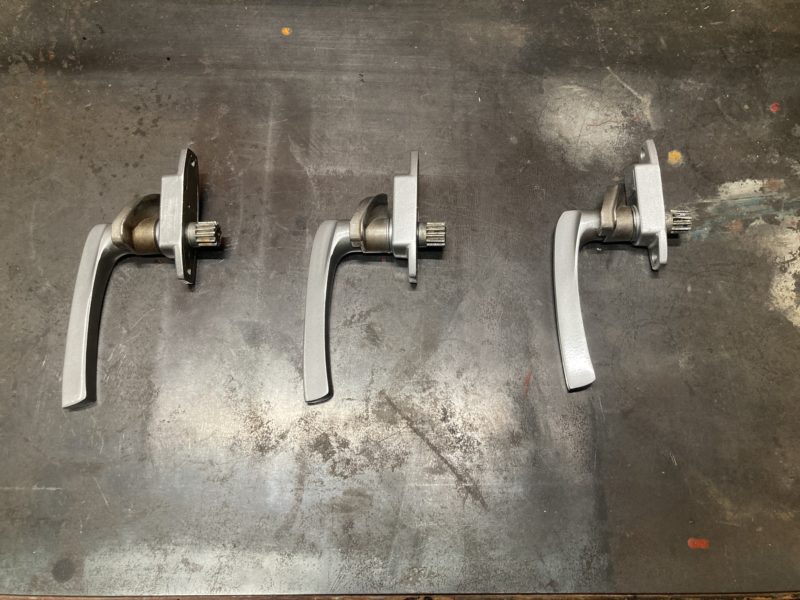 22-61 レバーハンドル クレセント再塗装 宅配