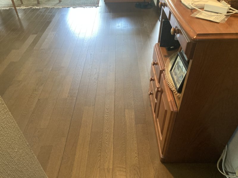 22-20 フロアー変色補修