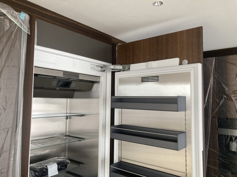 22-37 扉 ビス穴補修