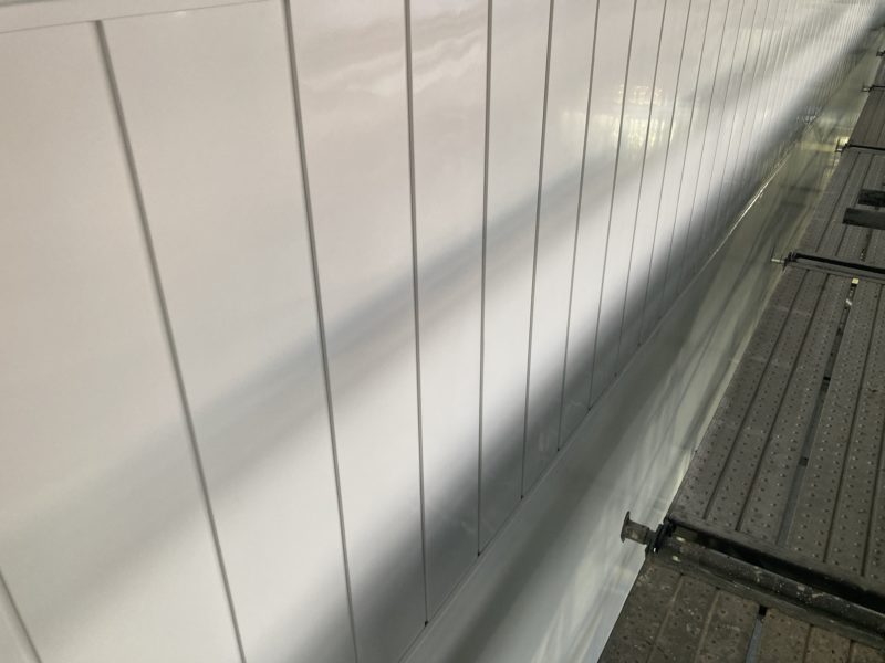 22-99　アルミパネル へこみ補修 スパンドレル