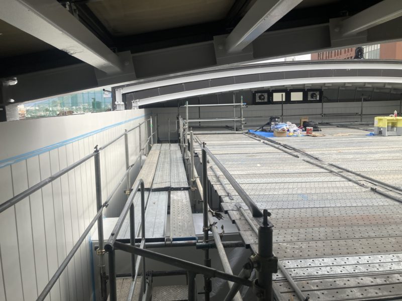 22-99　アルミパネル へこみ補修 スパンドレル