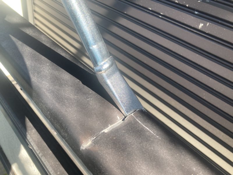 22-14 バルコニー手すりへこみ補修