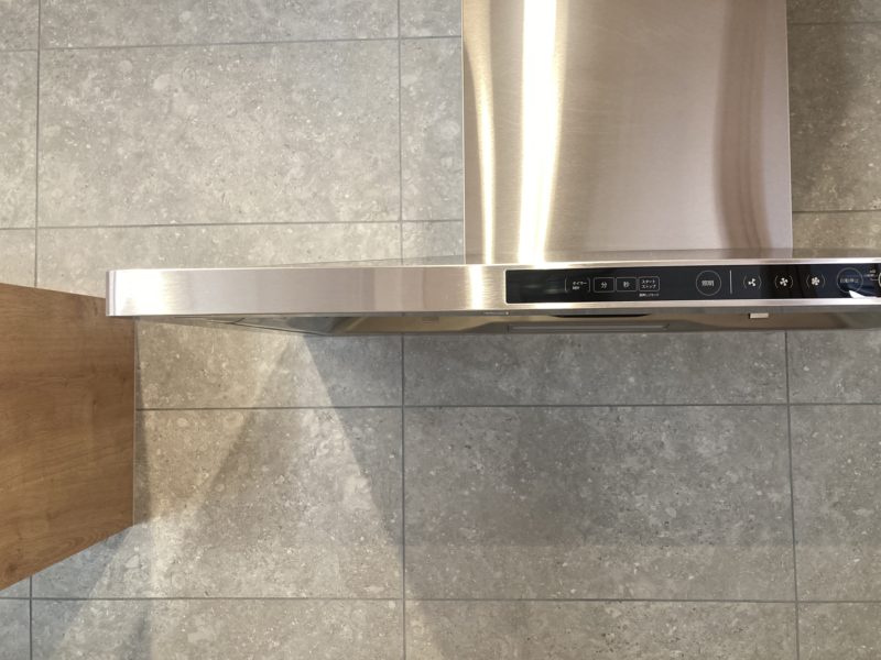 23-35 レンジフード へこみ補修