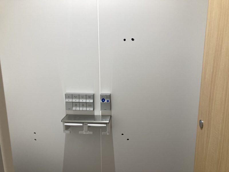 23-36 パネルビス穴塞ぎ