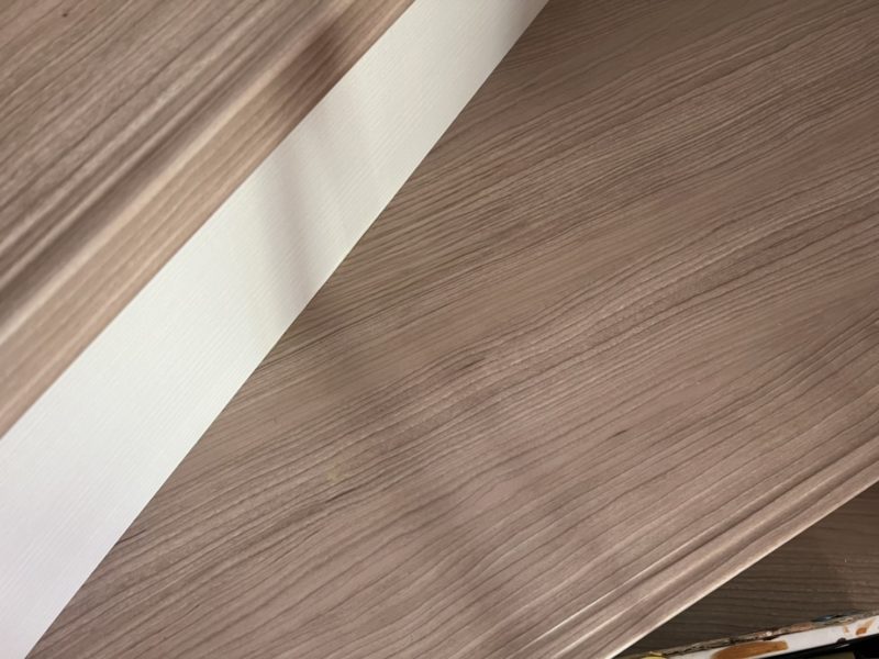 23-89 階段段板　膨れ補修