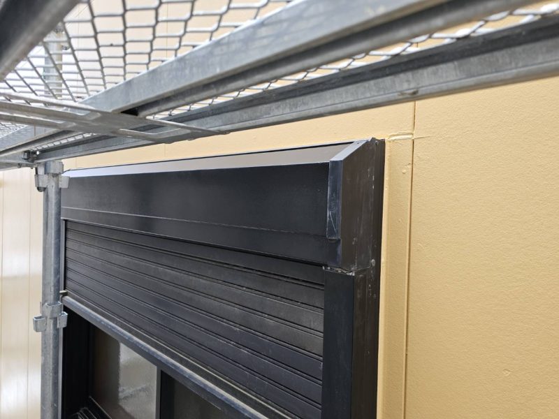 23-124 シャッターボックス へこみ補修