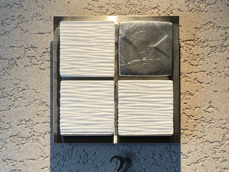 23-48 サインボードビス穴補修