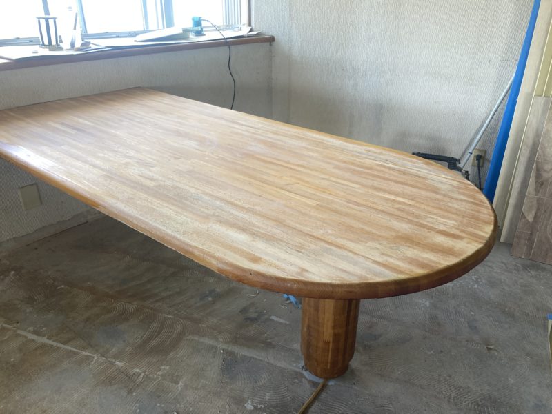 23-59 テーブル 再塗装 現場