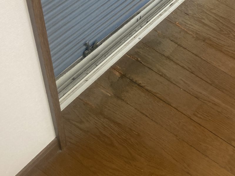 23-126 フロアーシミ塗装補修