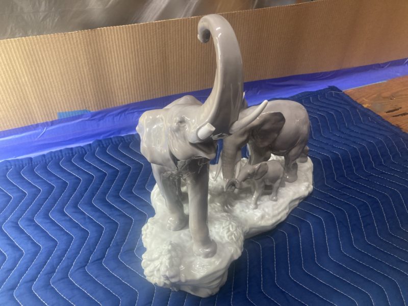 23-93 リヤドロ. 欠損部 修復