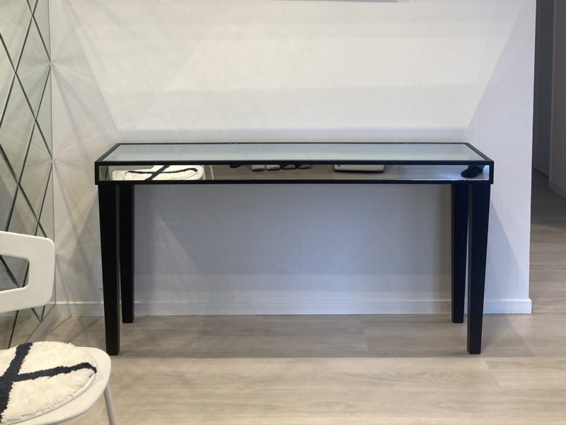 23-83 テーブル塗装　現地