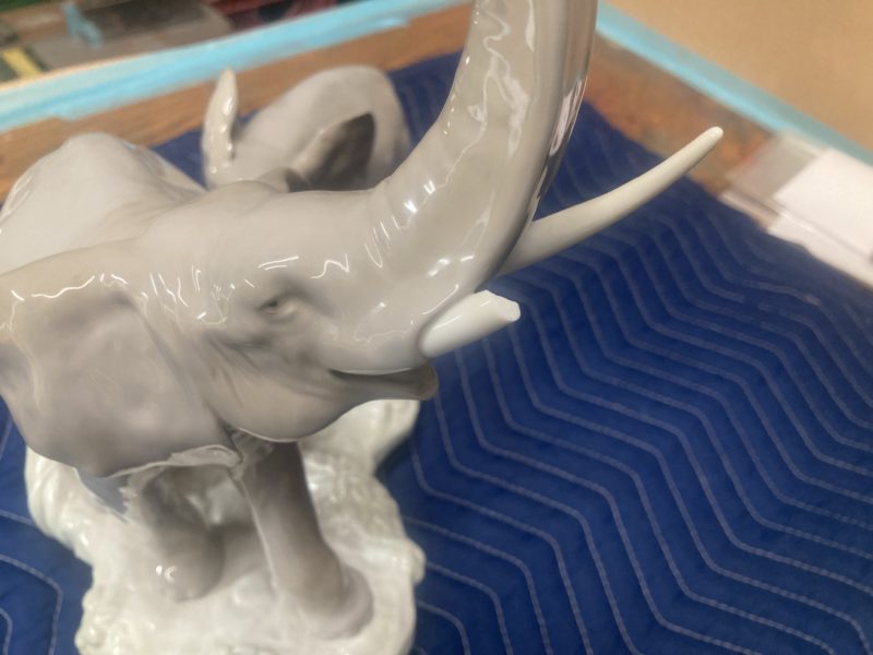 23-93 リヤドロ. 欠損部 修復