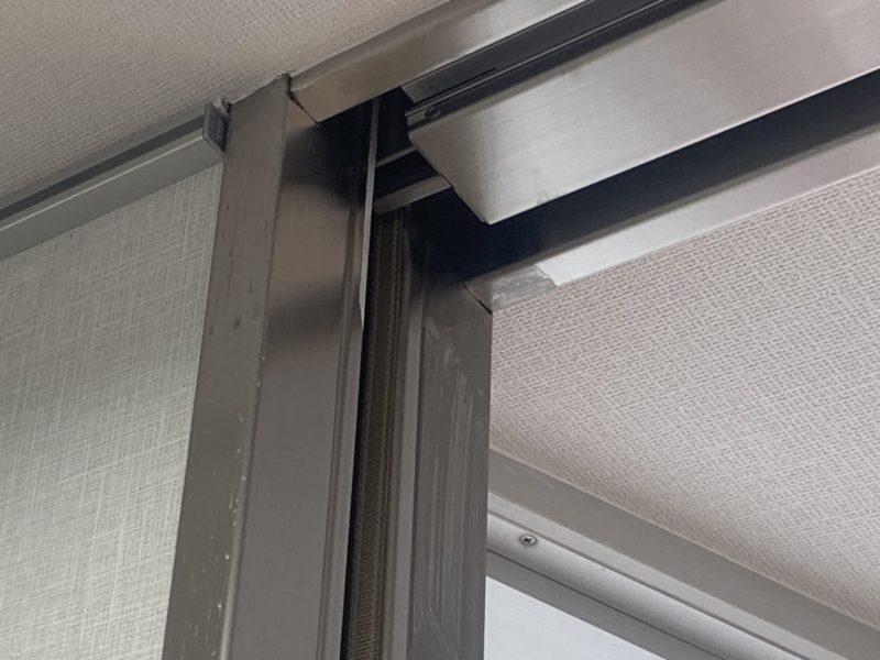 24-01 シャッター枠 隙間補修