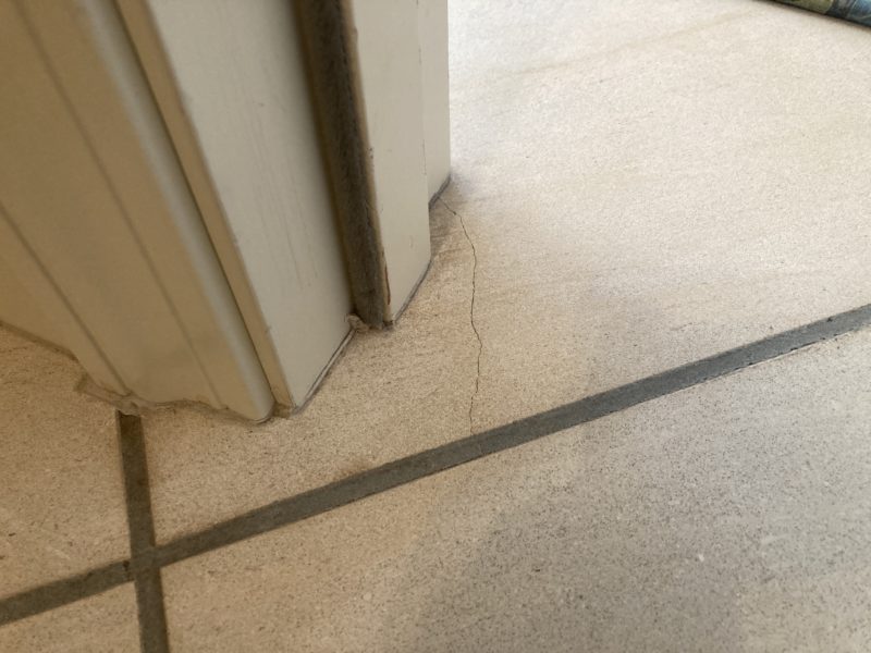 24-11 大理石 割れ補修