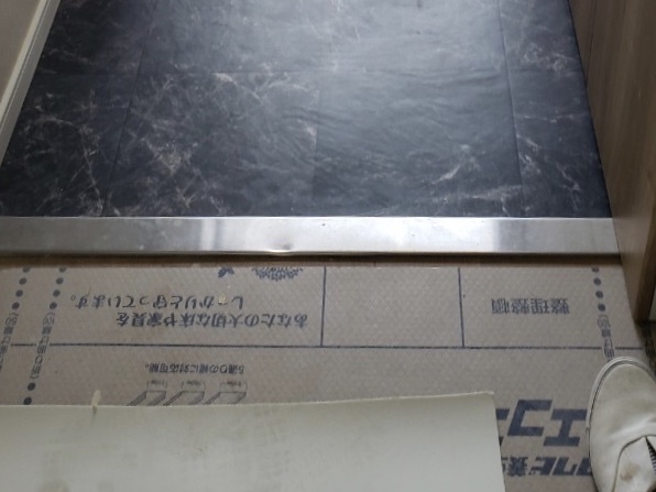 23-04 ステンレス框 へこみ補修