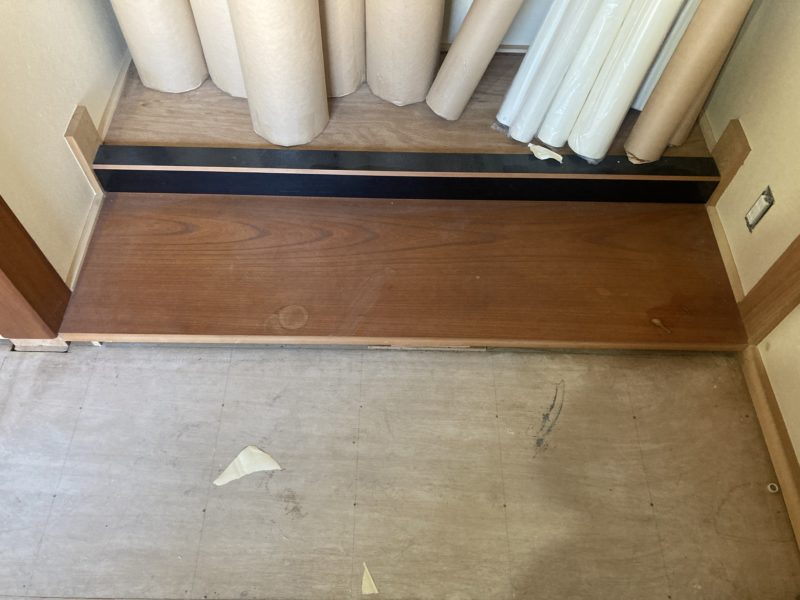 24-35 床の間 地板シミ補修