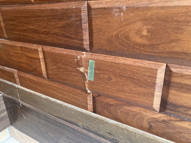 24-43 チーク パネル割れ補修