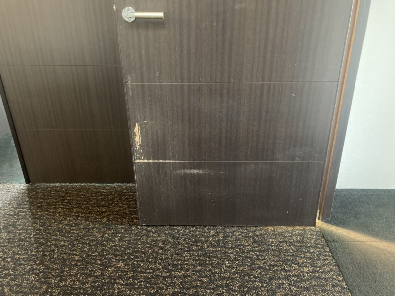 24-56 ドアキズ補修