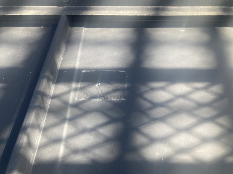 24-71 ガルバ屋根 へこみ補修