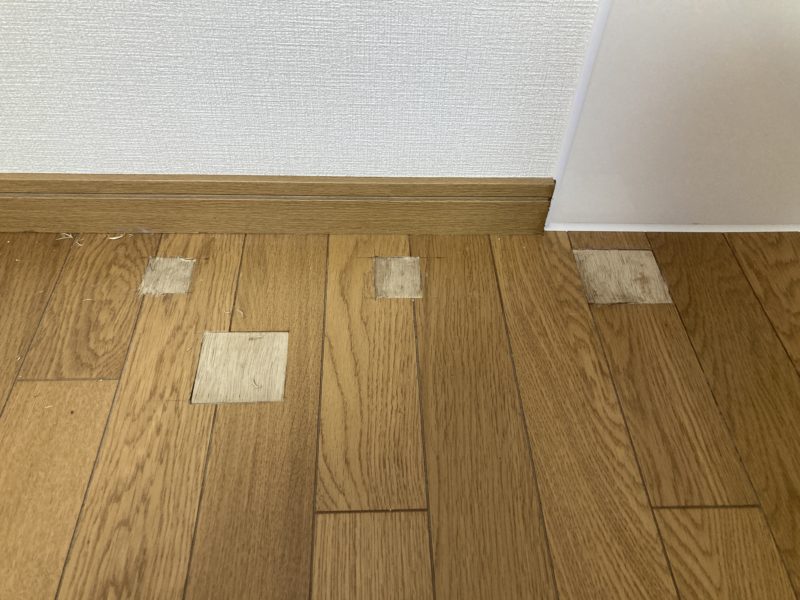 24-78 フロアー埋木跡 補修