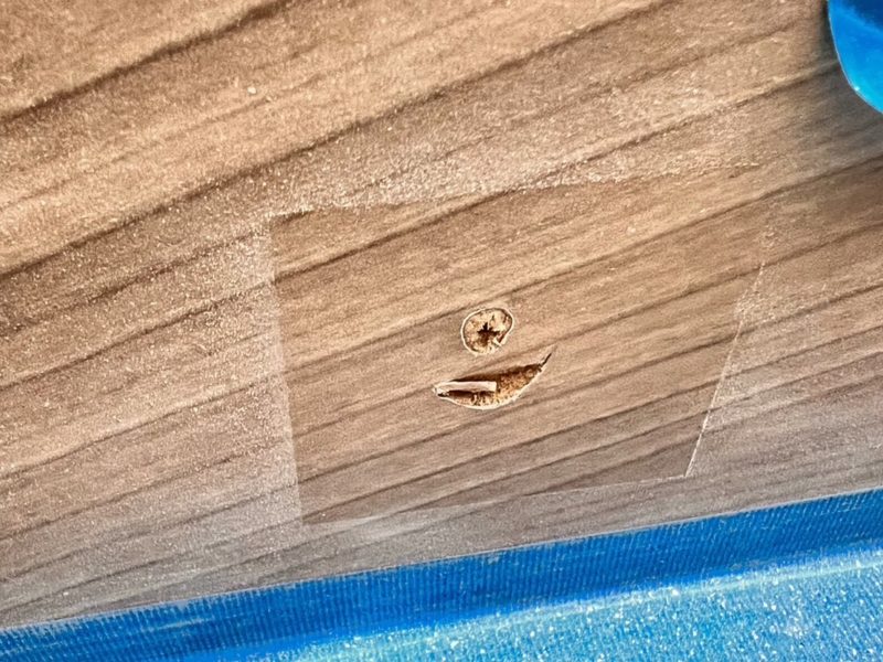 24-90 階段 側板 キズ補修