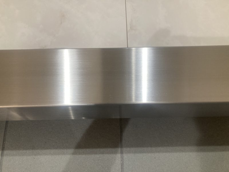 24-86 ステンレス框 キズ補修