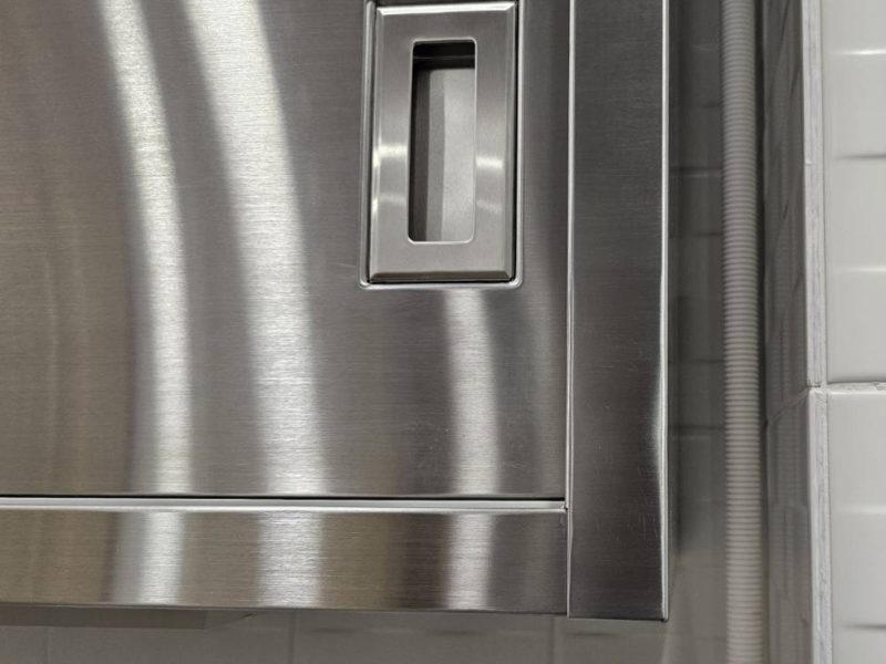 24-121 ステンレス吊戸 へこみ補修