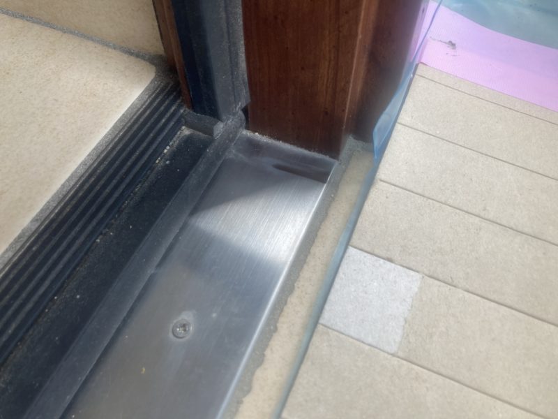 24-128 ステンレス 玄関 沓摺補修