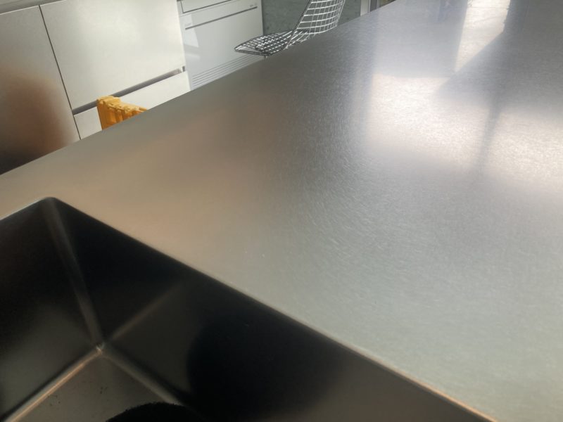 24-147 キッチン 天板 バイブレーション キズ補修